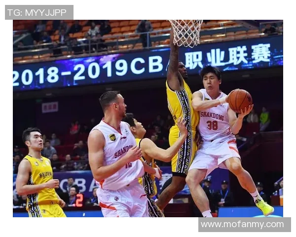 南京同曦与山东西王队激战第四节精彩瞬间回顾与分析